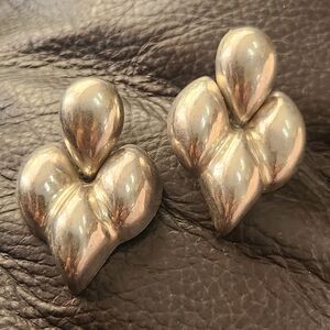 Chic Silver Leaf Earrings